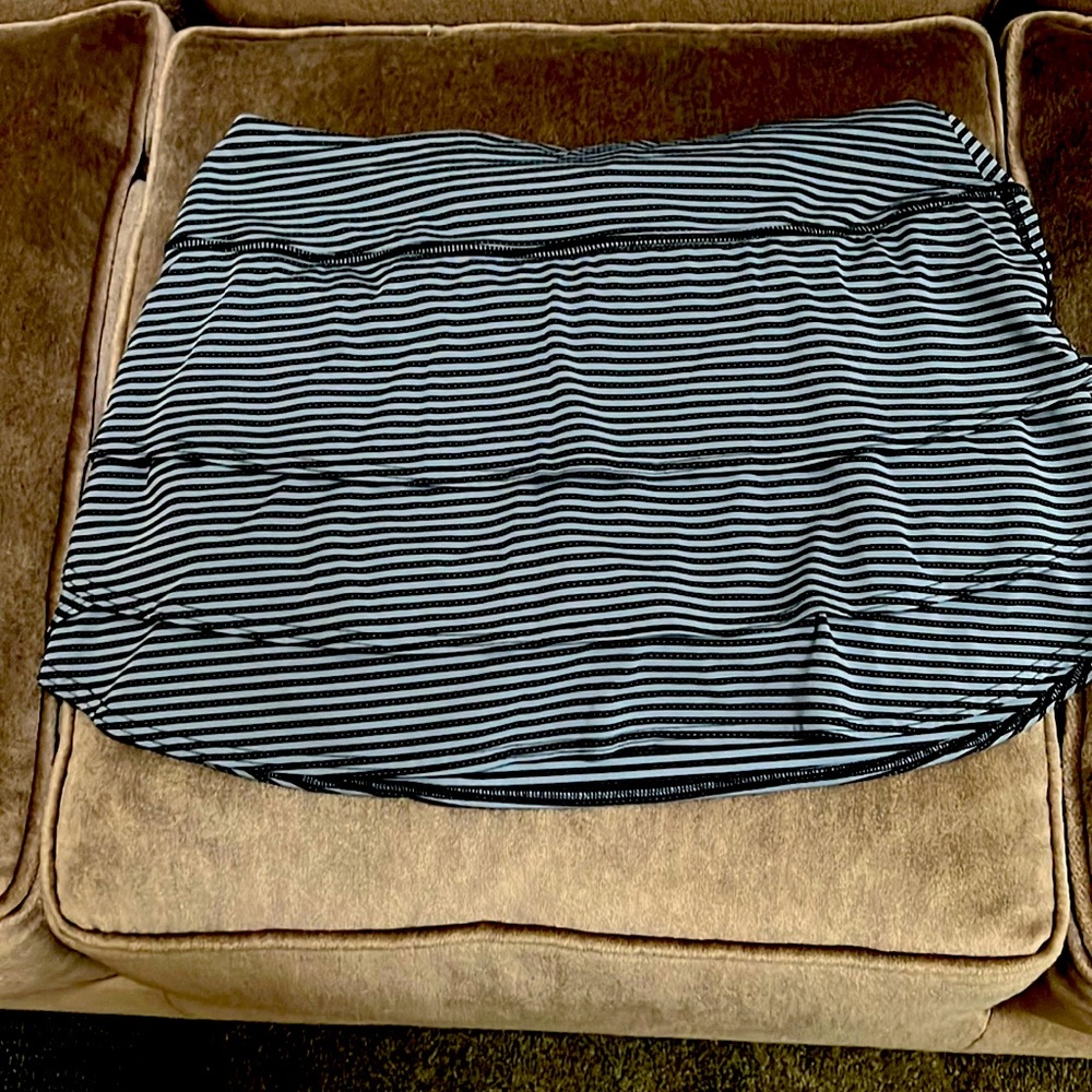 Athleta womenswear workout skort L